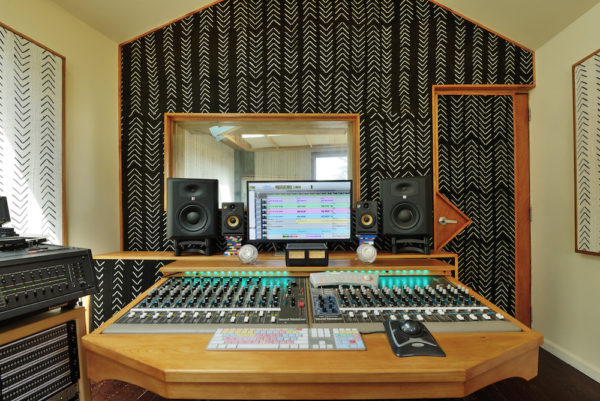 STUDIO B7